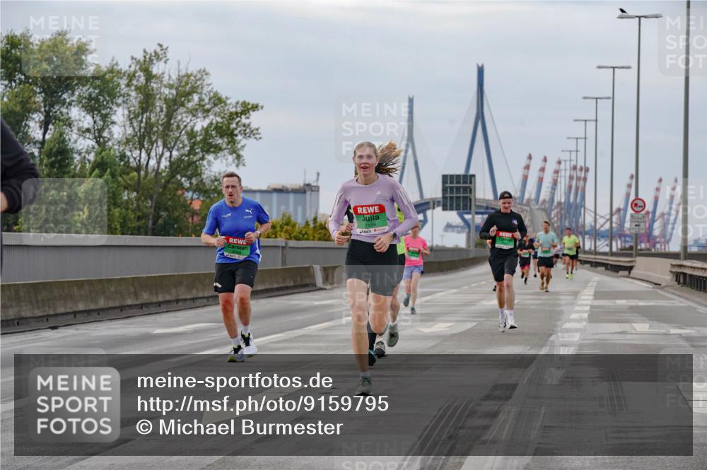 03.10.2025 - Köhlbrandbrückenlauf Michael Burmester http://msf.ph/oto/9159795 03.10.2025 15:47:48 Position 3 7189 meine-sportfotos.de