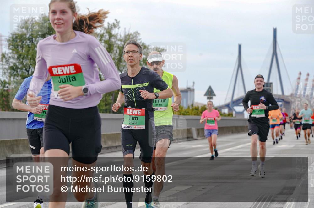 03.10.2025 - Köhlbrandbrückenlauf Michael Burmester http://msf.ph/oto/9159802 03.10.2025 15:47:51 Position 3 3, 958, 7598, 9113 meine-sportfotos.de