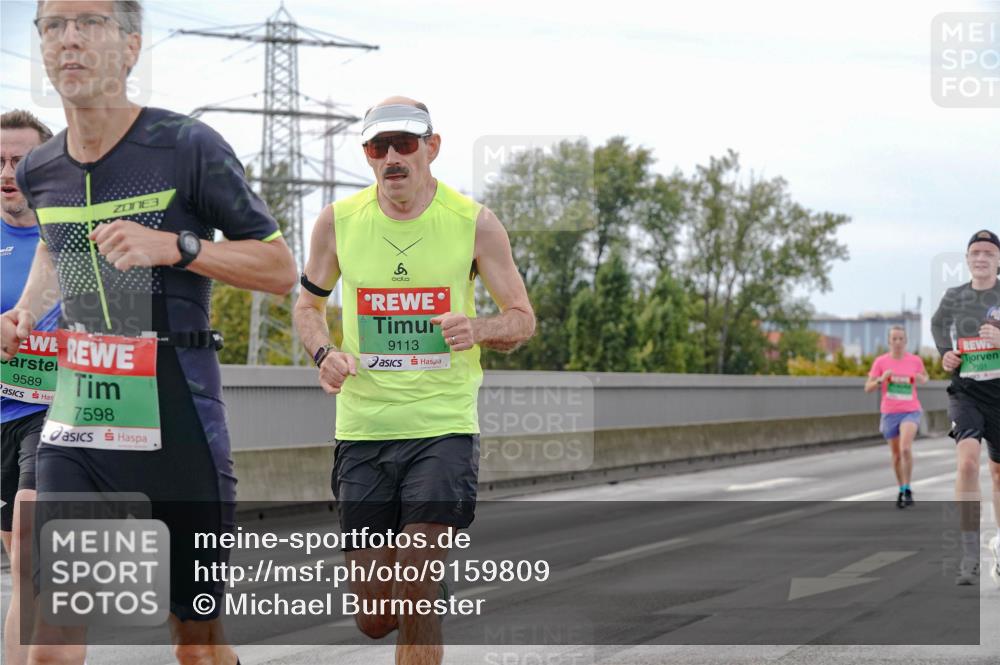 03.10.2025 - Köhlbrandbrückenlauf Michael Burmester http://msf.ph/oto/9159809 03.10.2025 15:47:53 Position 3 3, 9589, 7598, 3, 9113, 01 meine-sportfotos.de