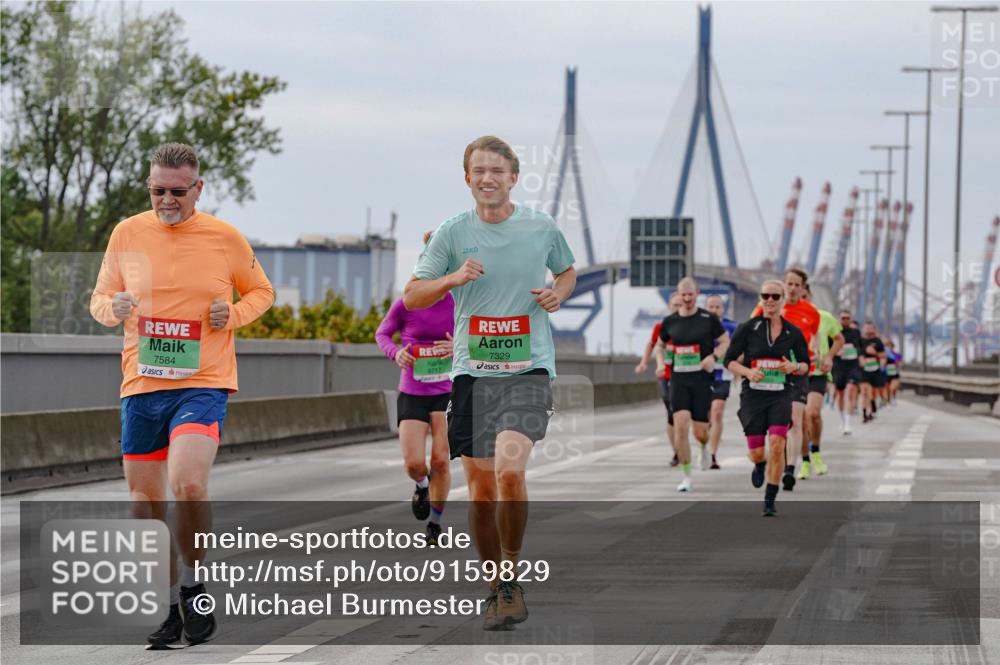 03.10.2025 - Köhlbrandbrückenlauf Michael Burmester http://msf.ph/oto/9159829 03.10.2025 15:48:02 Position 3 7584, 9717, 7329 meine-sportfotos.de