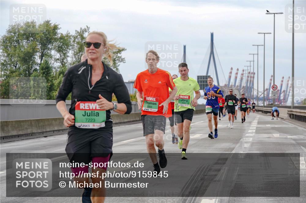 03.10.2025 - Köhlbrandbrückenlauf Michael Burmester http://msf.ph/oto/9159845 03.10.2025 15:48:11 Position 3 7223, 9568, 95 meine-sportfotos.de