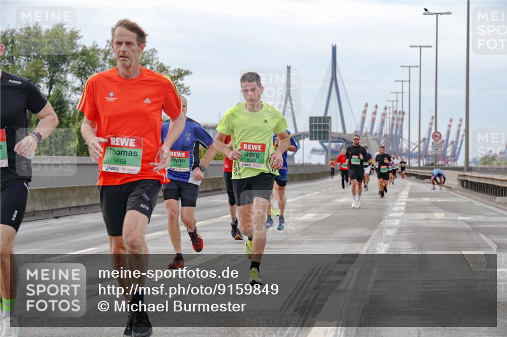 03.10.2025 - Köhlbrandbrückenlauf Michael Burmester http://msf.ph/oto/9159849 03.10.2025 15:48:12 Position 3 9568, 7269, 8883 meine-sportfotos.de