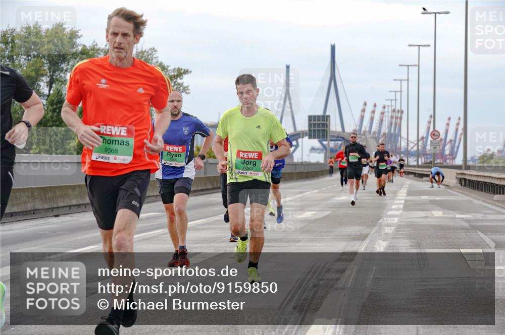 03.10.2025 - Köhlbrandbrückenlauf Michael Burmester http://msf.ph/oto/9159850 03.10.2025 15:48:12 Position 3 9568, 7269, 8883 meine-sportfotos.de
