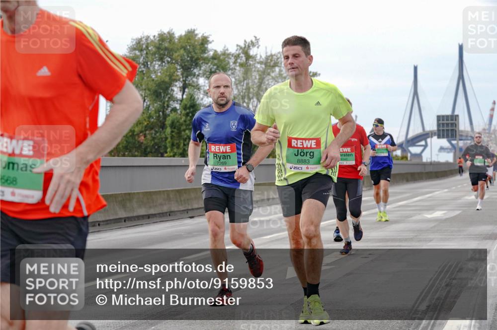 03.10.2025 - Köhlbrandbrückenlauf Michael Burmester http://msf.ph/oto/9159853 03.10.2025 15:48:13 Position 3 568, 7269, 8883, 9346 meine-sportfotos.de
