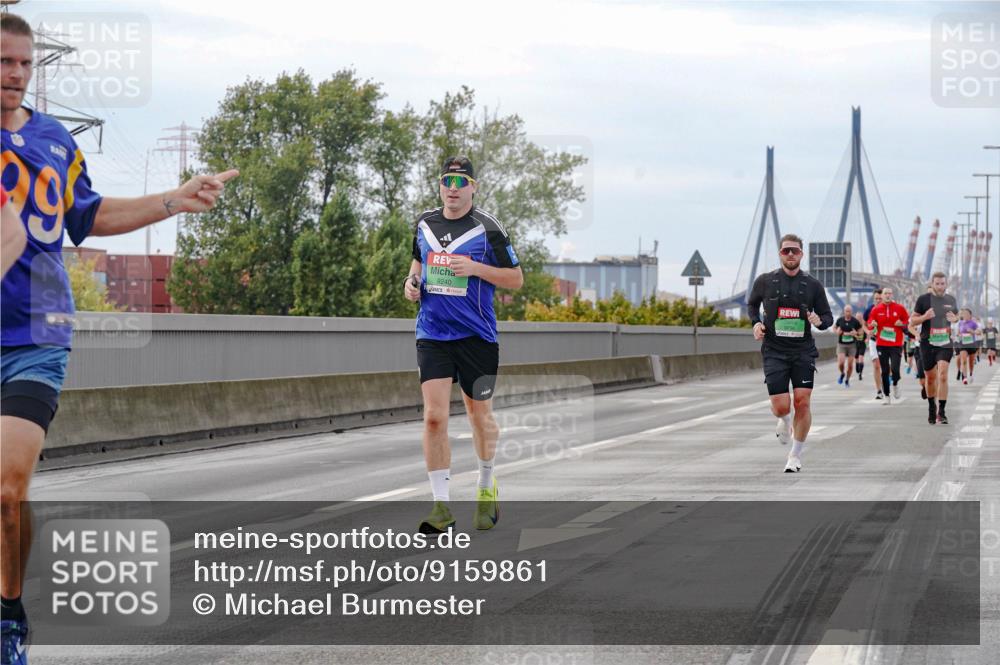 03.10.2025 - Köhlbrandbrückenlauf Michael Burmester http://msf.ph/oto/9159861 03.10.2025 15:48:18 Position 3 9240 meine-sportfotos.de