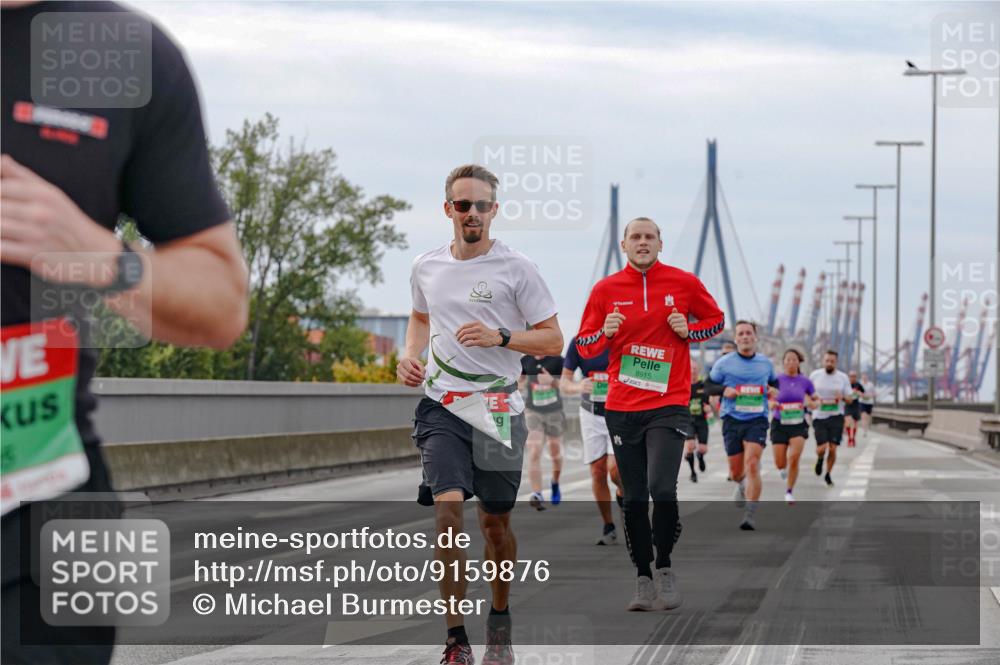 03.10.2025 - Köhlbrandbrückenlauf Michael Burmester http://msf.ph/oto/9159876 03.10.2025 15:48:28 Position 3 8915 meine-sportfotos.de