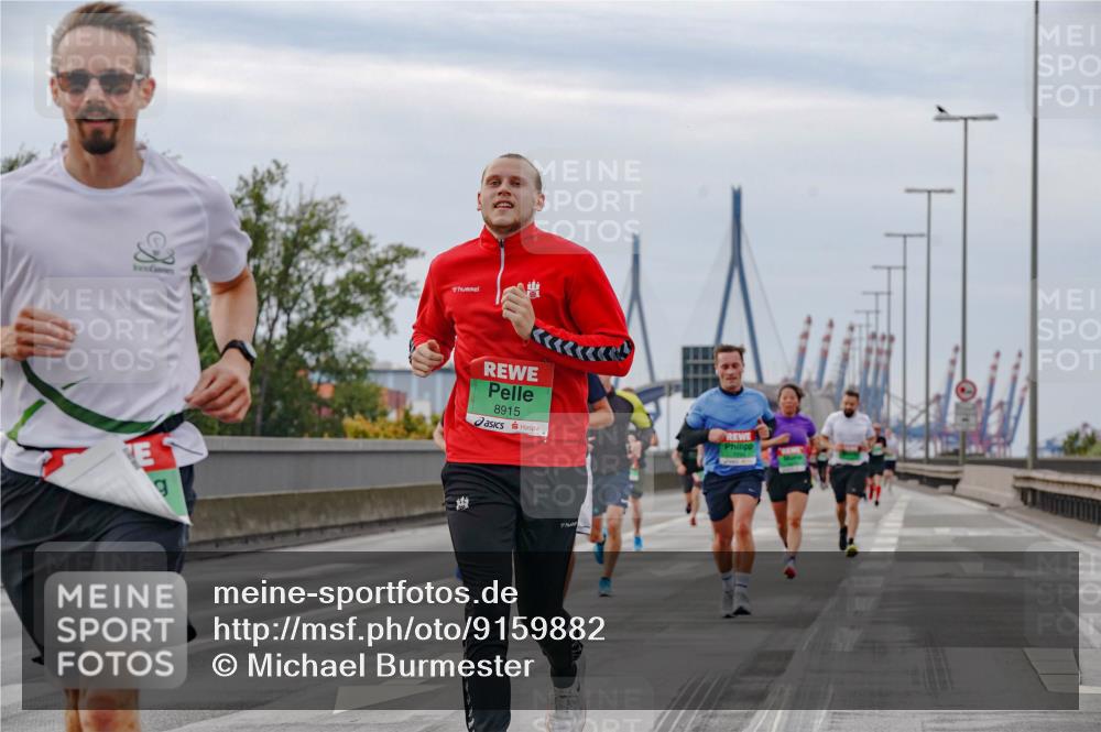 03.10.2025 - Köhlbrandbrückenlauf Michael Burmester http://msf.ph/oto/9159882 03.10.2025 15:48:29 Position 3 8915 meine-sportfotos.de