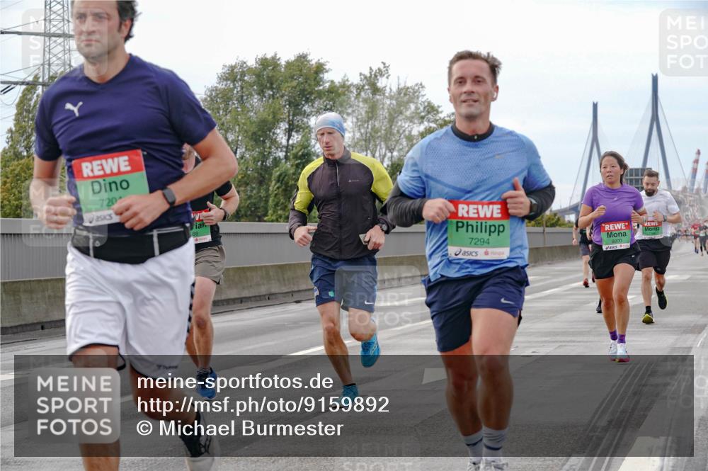 03.10.2025 - Köhlbrandbrückenlauf Michael Burmester http://msf.ph/oto/9159892 03.10.2025 15:48:34 Position 3 720, 89, 7294, 8800 meine-sportfotos.de