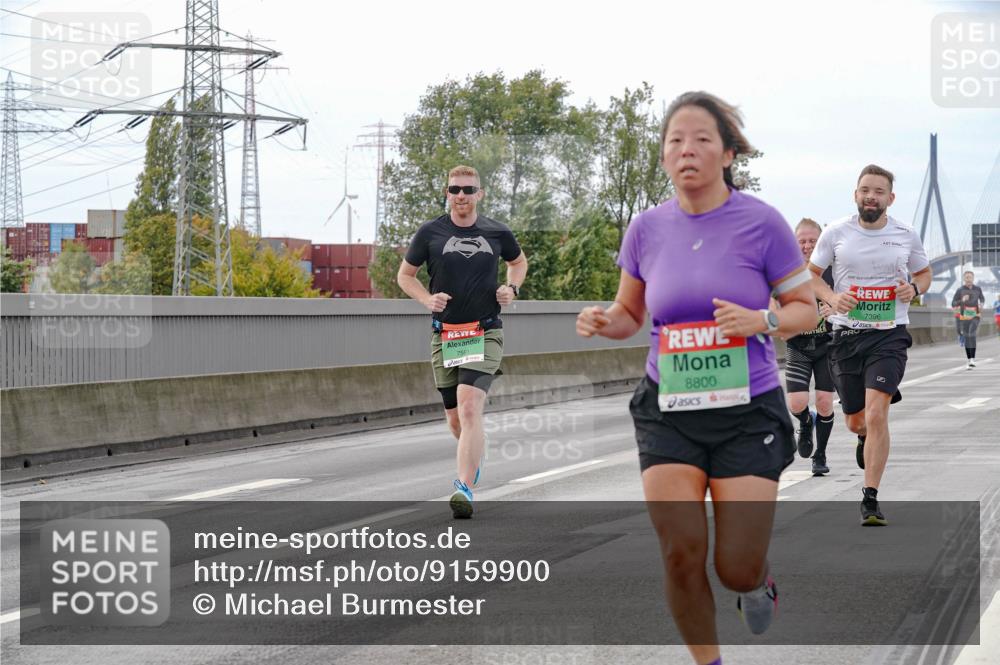 03.10.2025 - Köhlbrandbrückenlauf Michael Burmester http://msf.ph/oto/9159900 03.10.2025 15:48:37 Position 3 7561, 8800, 7396 meine-sportfotos.de