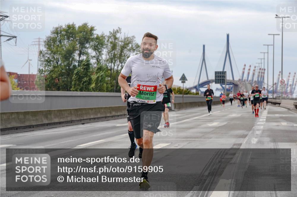 03.10.2025 - Köhlbrandbrückenlauf Michael Burmester http://msf.ph/oto/9159905 03.10.2025 15:48:39 Position 3 7396 meine-sportfotos.de