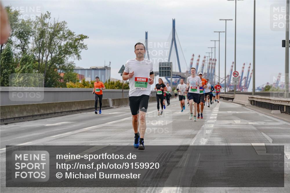 03.10.2025 - Köhlbrandbrückenlauf Michael Burmester http://msf.ph/oto/9159920 03.10.2025 15:48:52 Position 3 7372 meine-sportfotos.de