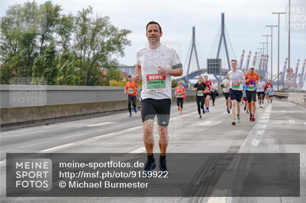 03.10.2025 - Köhlbrandbrückenlauf Michael Burmester http://msf.ph/oto/9159922 03.10.2025 15:48:53 Position 3 7372 meine-sportfotos.de