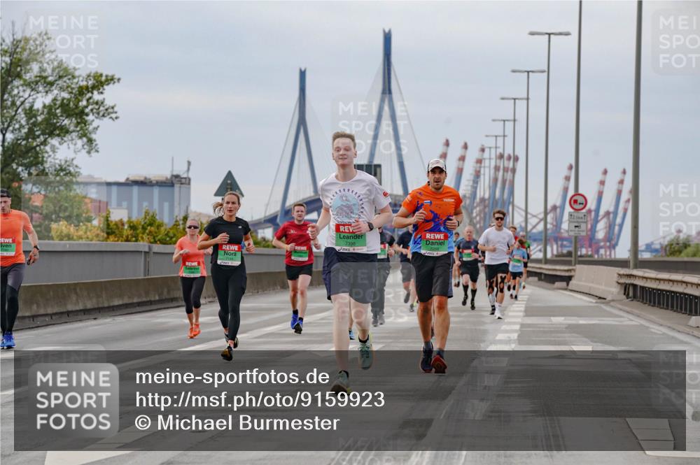 03.10.2025 - Köhlbrandbrückenlauf Michael Burmester http://msf.ph/oto/9159923 03.10.2025 15:48:56 Position 3 7398 meine-sportfotos.de