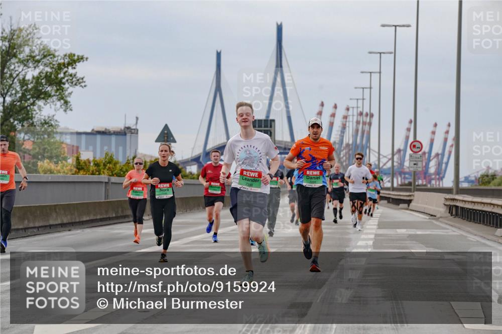 03.10.2025 - Köhlbrandbrückenlauf Michael Burmester http://msf.ph/oto/9159924 03.10.2025 15:48:57 Position 3 7398 meine-sportfotos.de