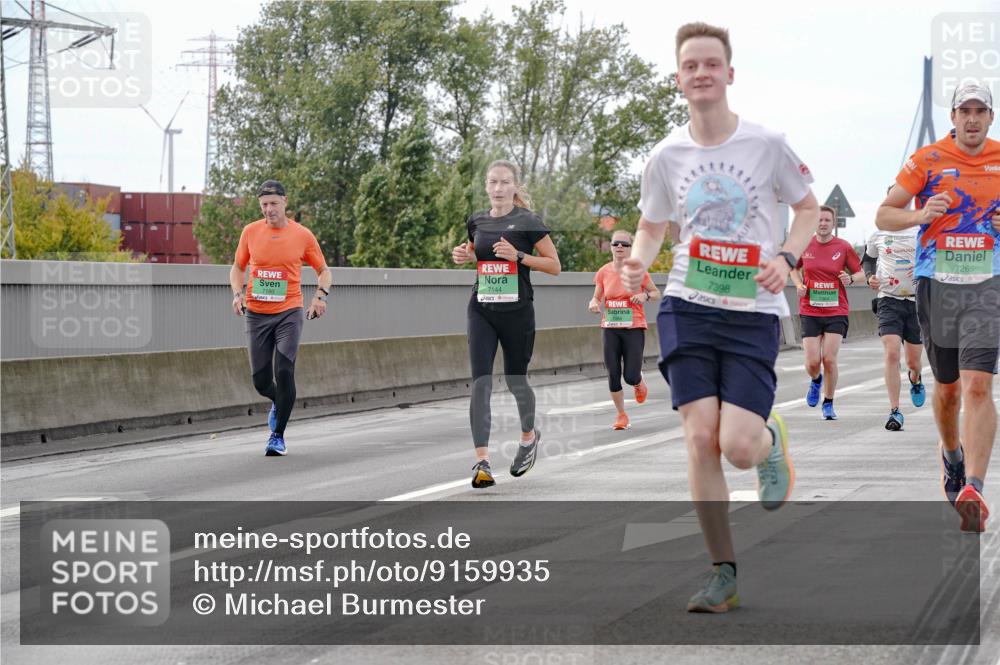 03.10.2025 - Köhlbrandbrückenlauf Michael Burmester http://msf.ph/oto/9159935 03.10.2025 15:49:00 Position 3 7144, 7180, 7398, 7265 meine-sportfotos.de