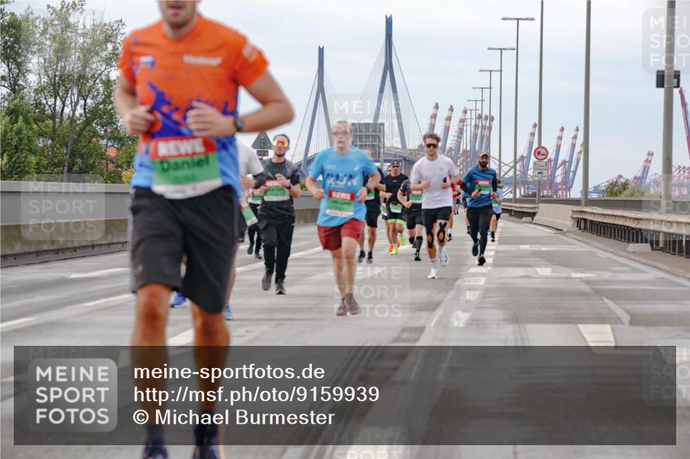 03.10.2025 - Köhlbrandbrückenlauf Michael Burmester http://msf.ph/oto/9159939 03.10.2025 15:49:03 Position 3 12, 5, 1 meine-sportfotos.de