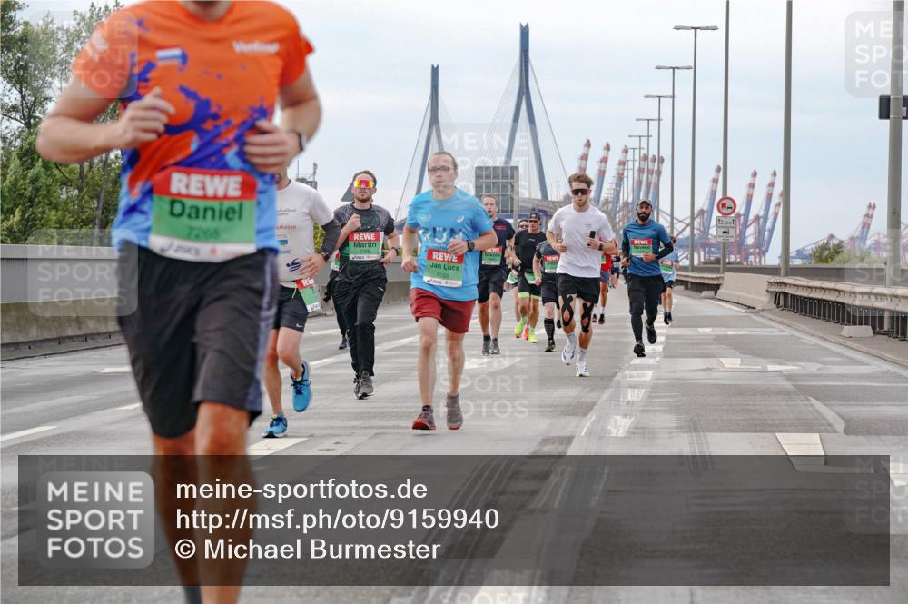 03.10.2025 - Köhlbrandbrückenlauf Michael Burmester http://msf.ph/oto/9159940 03.10.2025 15:49:03 Position 3 7268, 8769, 8509, 12, 5 meine-sportfotos.de