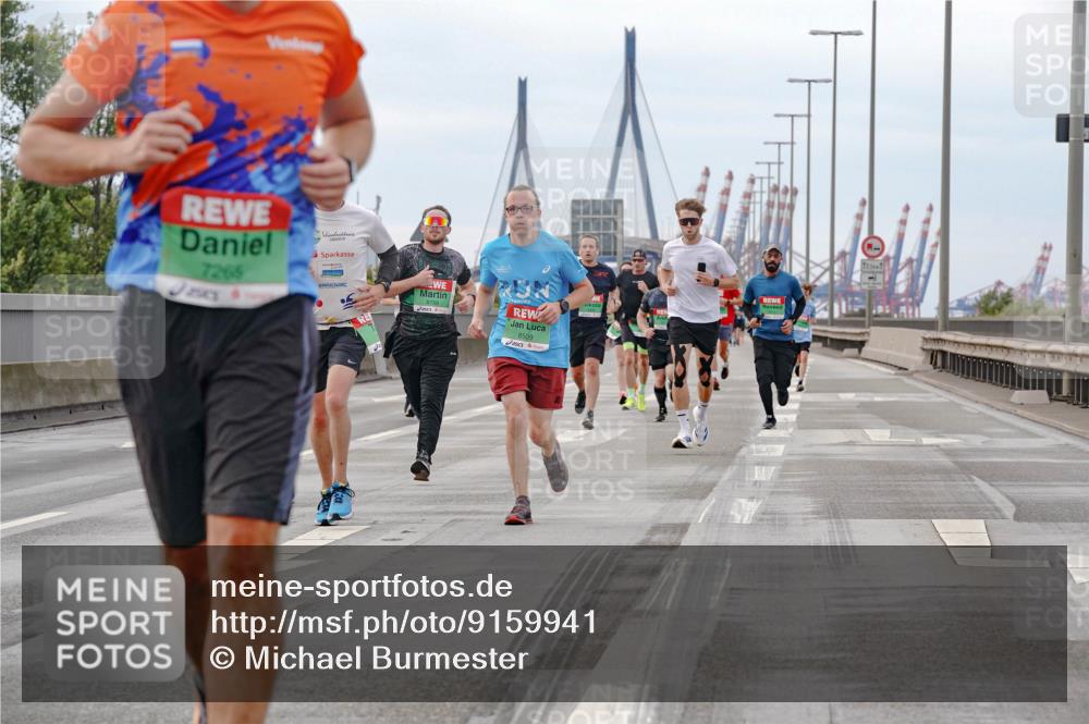 03.10.2025 - Köhlbrandbrückenlauf Michael Burmester http://msf.ph/oto/9159941 03.10.2025 15:49:03 Position 3 7265, 8509 meine-sportfotos.de