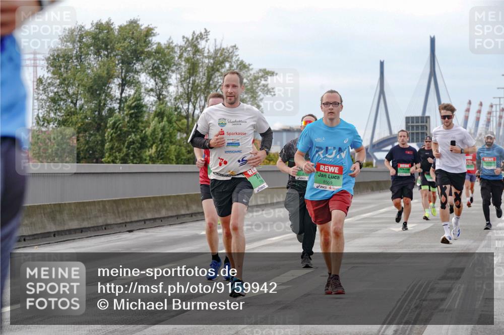 03.10.2025 - Köhlbrandbrückenlauf Michael Burmester http://msf.ph/oto/9159942 03.10.2025 15:49:05 Position 3 8509 meine-sportfotos.de