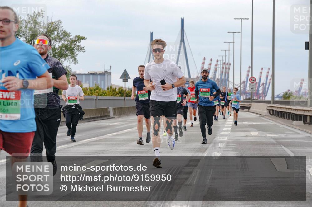 03.10.2025 - Köhlbrandbrückenlauf Michael Burmester http://msf.ph/oto/9159950 03.10.2025 15:49:07 Position 3 509, 3 meine-sportfotos.de