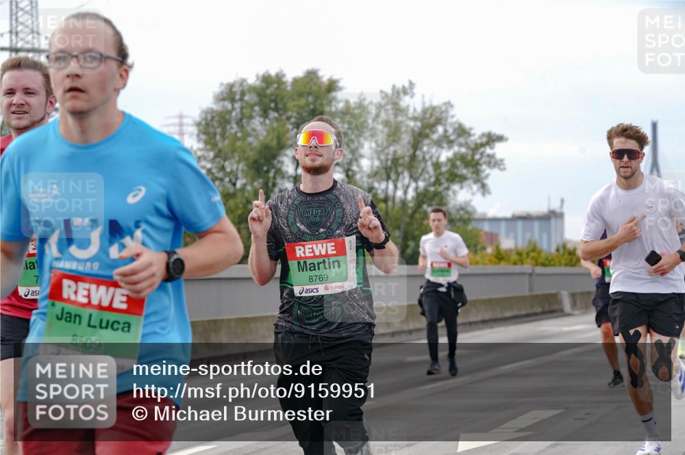 03.10.2025 - Köhlbrandbrückenlauf Michael Burmester http://msf.ph/oto/9159951 03.10.2025 15:49:08 Position 3 7, 8509, 8769, 18 meine-sportfotos.de