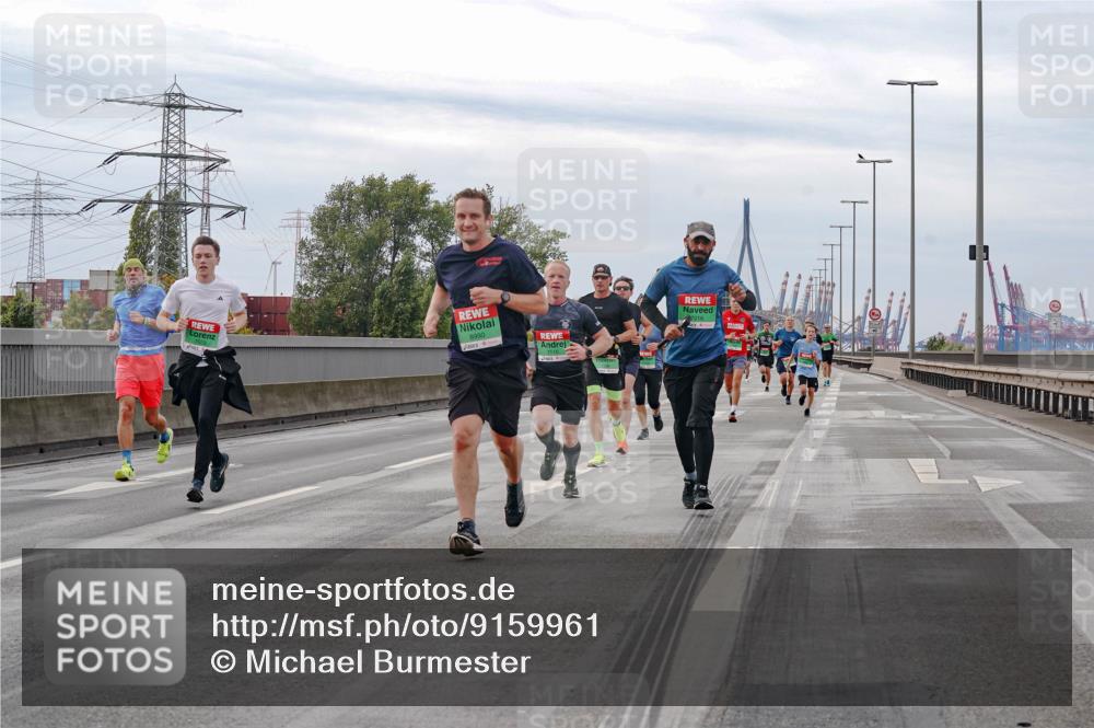 03.10.2025 - Köhlbrandbrückenlauf Michael Burmester http://msf.ph/oto/9159961 03.10.2025 15:49:12 Position 3 8990 meine-sportfotos.de