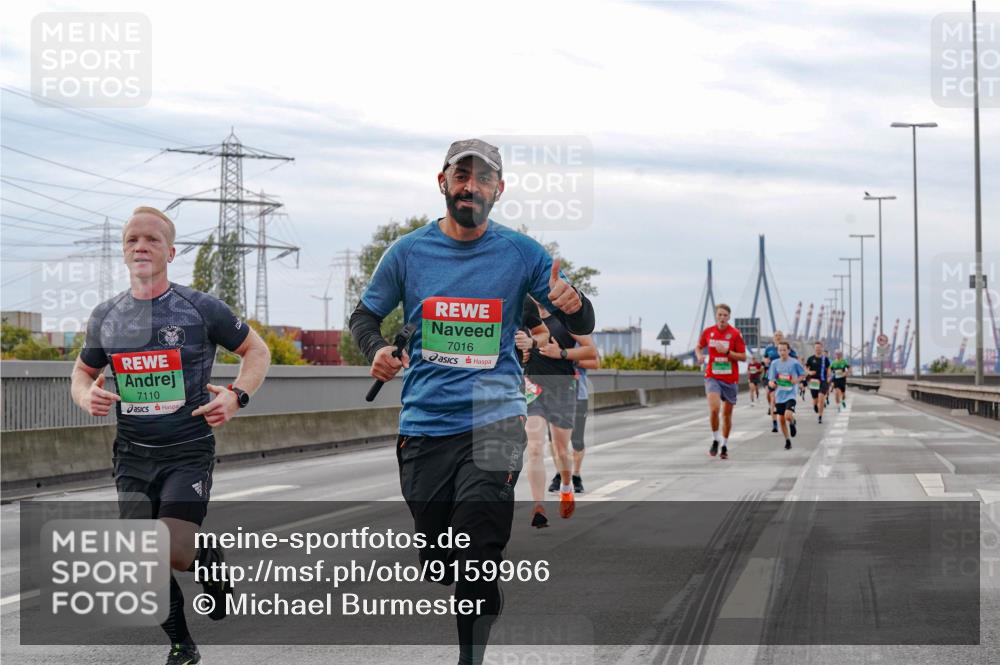 03.10.2025 - Köhlbrandbrückenlauf Michael Burmester http://msf.ph/oto/9159966 03.10.2025 15:49:14 Position 3 7110, 7016 meine-sportfotos.de