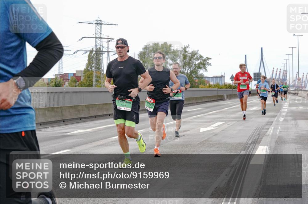 03.10.2025 - Köhlbrandbrückenlauf Michael Burmester http://msf.ph/oto/9159969 03.10.2025 15:49:15 Position 3 7299 meine-sportfotos.de