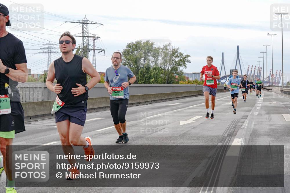 03.10.2025 - Köhlbrandbrückenlauf Michael Burmester http://msf.ph/oto/9159973 03.10.2025 15:49:16 Position 3 7115, 247 meine-sportfotos.de