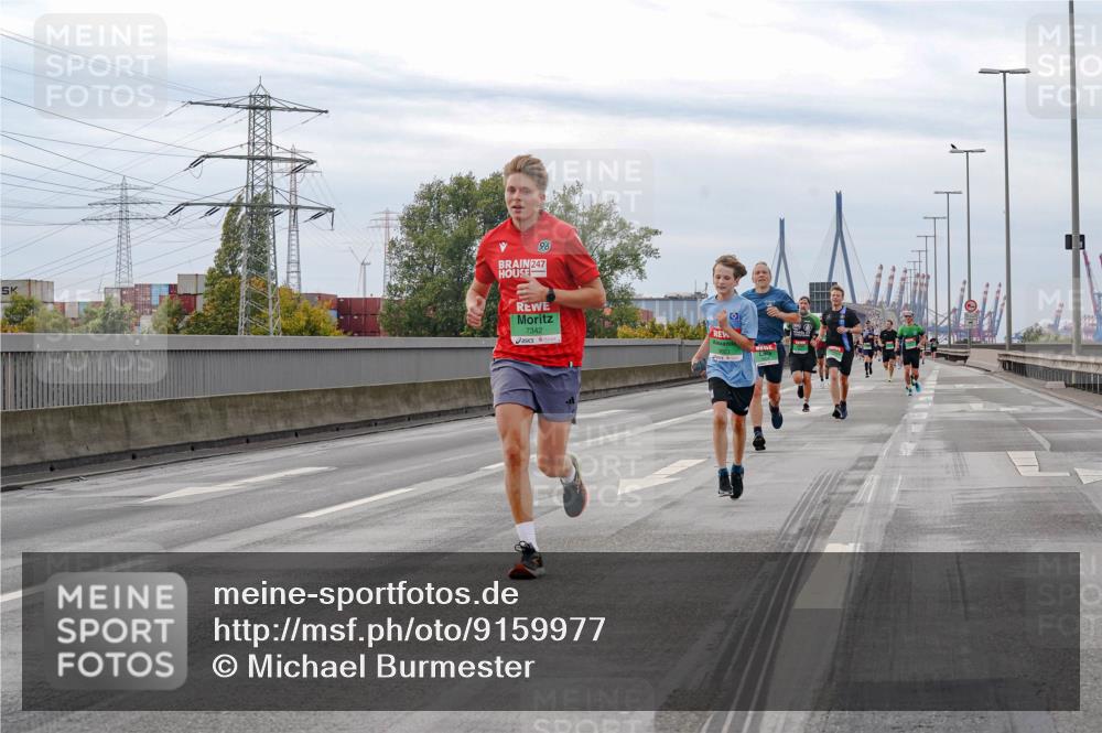 03.10.2025 - Köhlbrandbrückenlauf Michael Burmester http://msf.ph/oto/9159977 03.10.2025 15:49:19 Position 3 96, 247, 7342 meine-sportfotos.de