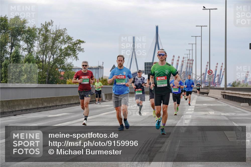 03.10.2025 - Köhlbrandbrückenlauf Michael Burmester http://msf.ph/oto/9159996 03.10.2025 15:49:29 Position 3 7102, 7132, 12 meine-sportfotos.de