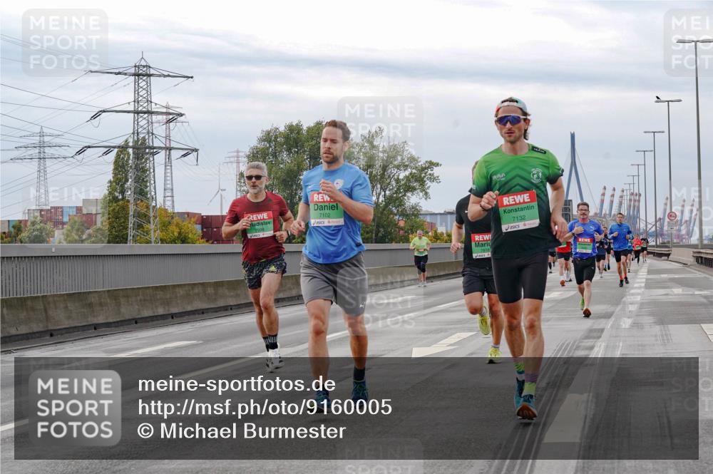 03.10.2025 - Köhlbrandbrückenlauf Michael Burmester http://msf.ph/oto/9160005 03.10.2025 15:49:32 Position 3 7102, 7818, 7132 meine-sportfotos.de