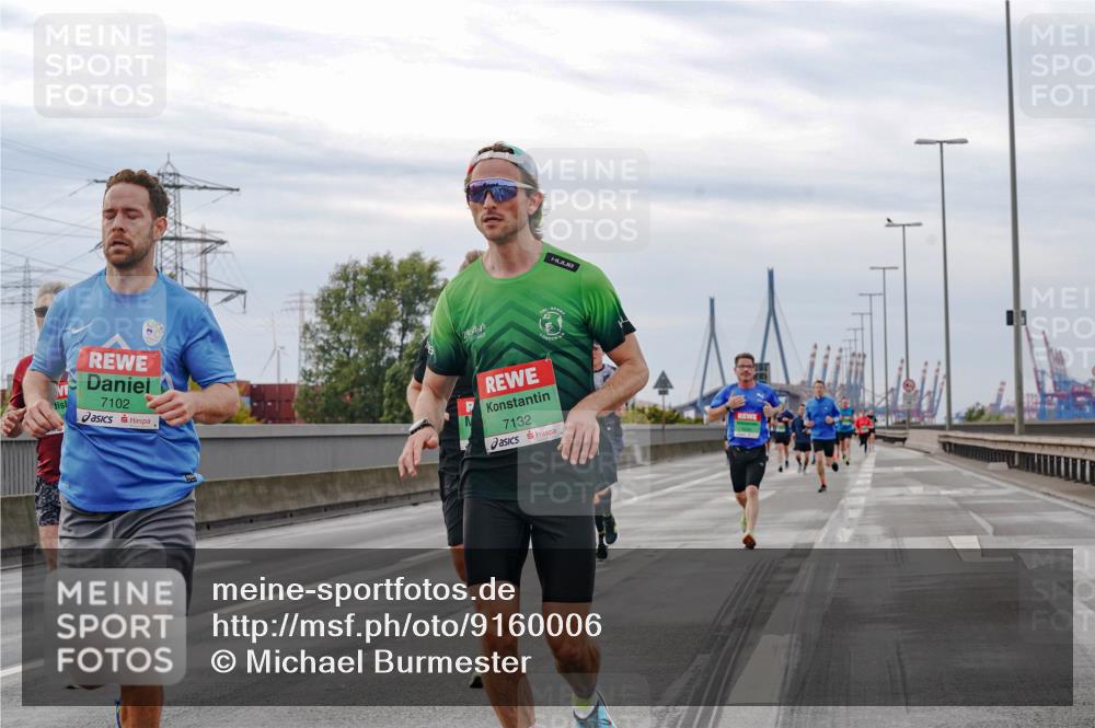 03.10.2025 - Köhlbrandbrückenlauf Michael Burmester http://msf.ph/oto/9160006 03.10.2025 15:49:34 Position 3 7102, 7132 meine-sportfotos.de