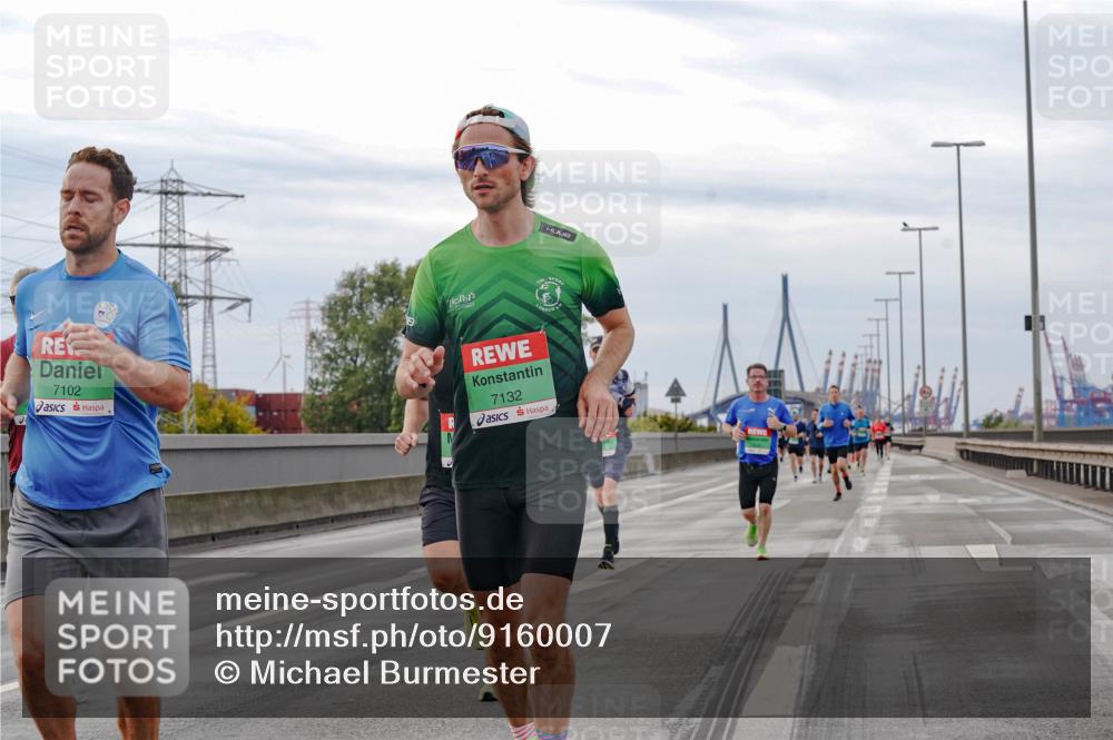 03.10.2025 - Köhlbrandbrückenlauf Michael Burmester http://msf.ph/oto/9160007 03.10.2025 15:49:34 Position 3 7102, 7132 meine-sportfotos.de