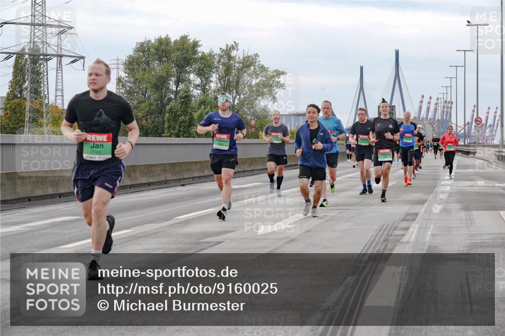 03.10.2025 - Köhlbrandbrückenlauf Michael Burmester http://msf.ph/oto/9160025 03.10.2025 15:49:45 Position 3 7160 meine-sportfotos.de