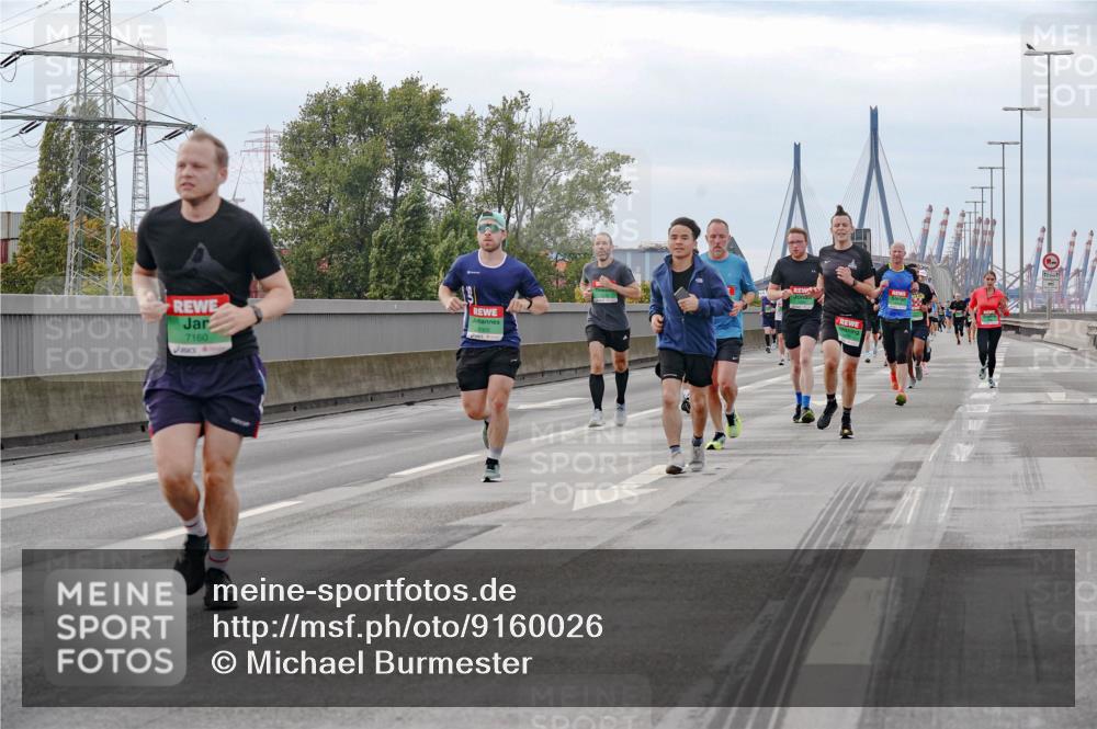 03.10.2025 - Köhlbrandbrückenlauf Michael Burmester http://msf.ph/oto/9160026 03.10.2025 15:49:46 Position 3 7160 meine-sportfotos.de
