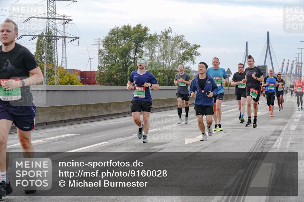 03.10.2025 - Köhlbrandbrückenlauf Michael Burmester http://msf.ph/oto/9160028 03.10.2025 15:49:46 Position 3 7160, 9305 meine-sportfotos.de