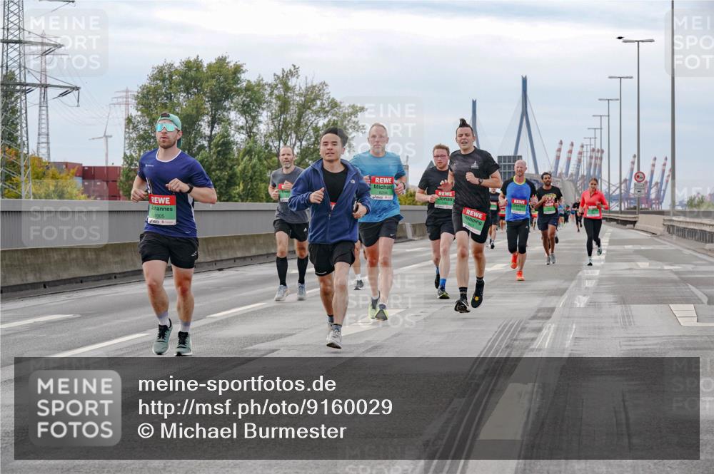 03.10.2025 - Köhlbrandbrückenlauf Michael Burmester http://msf.ph/oto/9160029 03.10.2025 15:49:47 Position 3 9305, 9294 meine-sportfotos.de