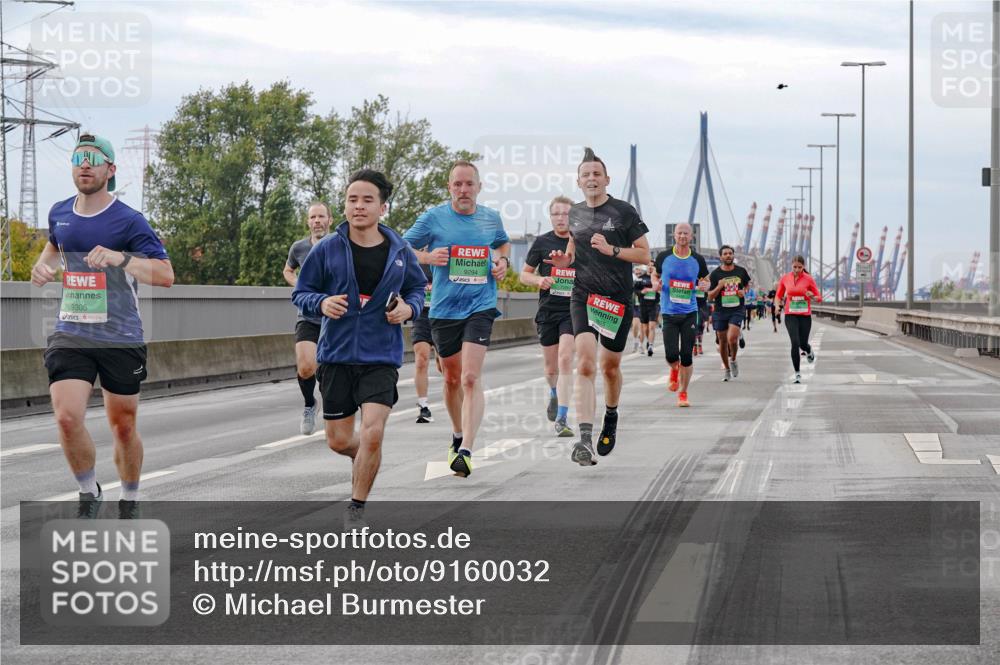 03.10.2025 - Köhlbrandbrückenlauf Michael Burmester http://msf.ph/oto/9160032 03.10.2025 15:49:48 Position 3 9305, 9294 meine-sportfotos.de