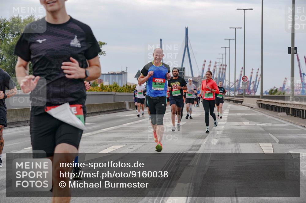 03.10.2025 - Köhlbrandbrückenlauf Michael Burmester http://msf.ph/oto/9160038 03.10.2025 15:49:50 Position 3 9409 meine-sportfotos.de