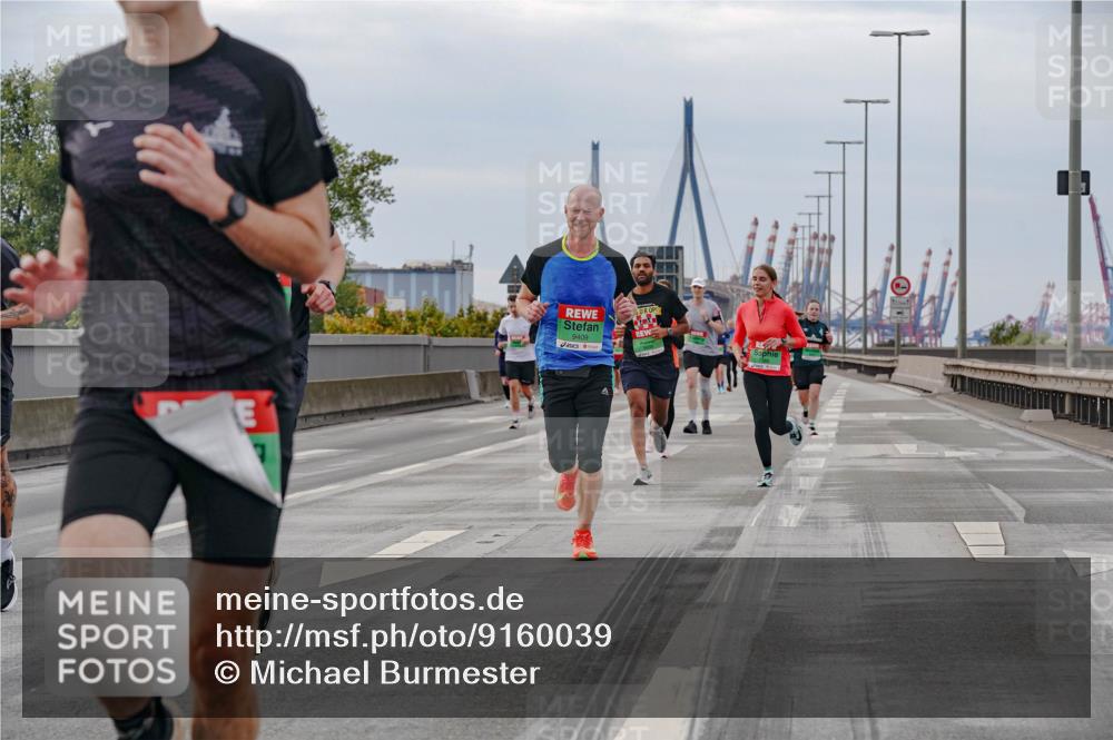 03.10.2025 - Köhlbrandbrückenlauf Michael Burmester http://msf.ph/oto/9160039 03.10.2025 15:49:51 Position 3 9409 meine-sportfotos.de