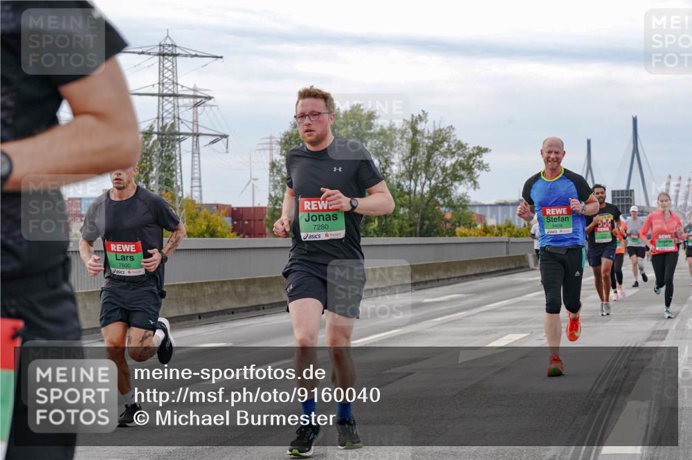 03.10.2025 - Köhlbrandbrückenlauf Michael Burmester http://msf.ph/oto/9160040 03.10.2025 15:49:51 Position 3 7600, 7280, 9409 meine-sportfotos.de