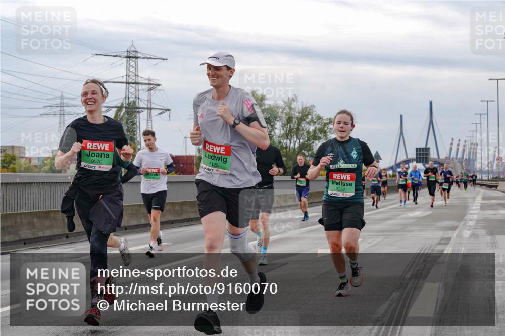 03.10.2025 - Köhlbrandbrückenlauf Michael Burmester http://msf.ph/oto/9160070 03.10.2025 15:50:02 Position 3 9570, 7125, 7257 meine-sportfotos.de