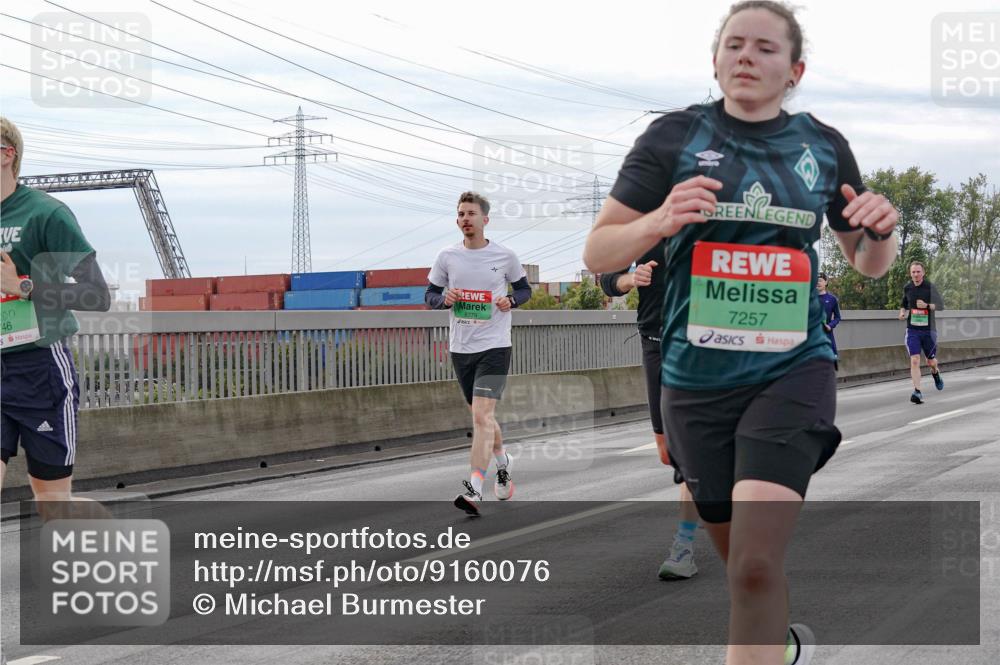 03.10.2025 - Köhlbrandbrückenlauf Michael Burmester http://msf.ph/oto/9160076 03.10.2025 15:50:04 Position 3 46, 8779, 7257 meine-sportfotos.de