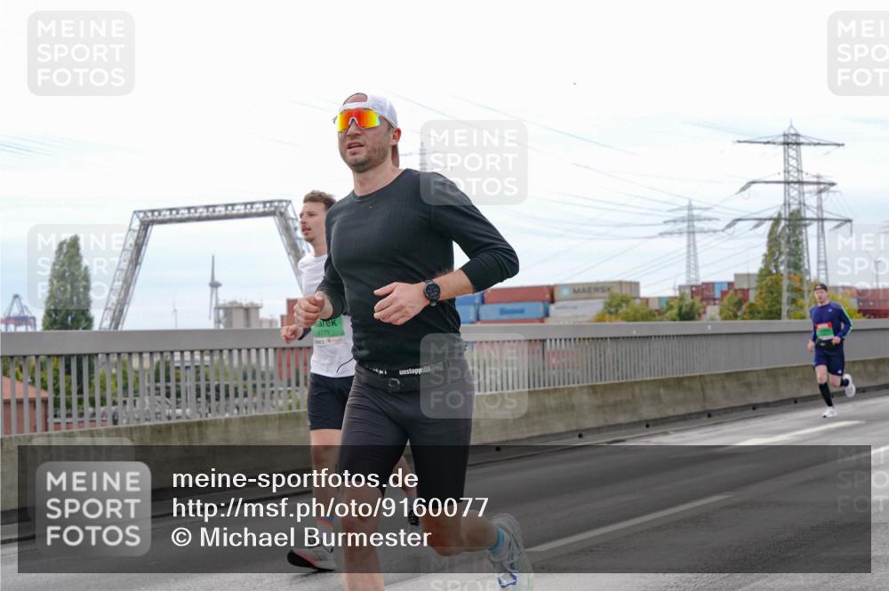 03.10.2025 - Köhlbrandbrückenlauf Michael Burmester http://msf.ph/oto/9160077 03.10.2025 15:50:05 Position 3 8779 meine-sportfotos.de