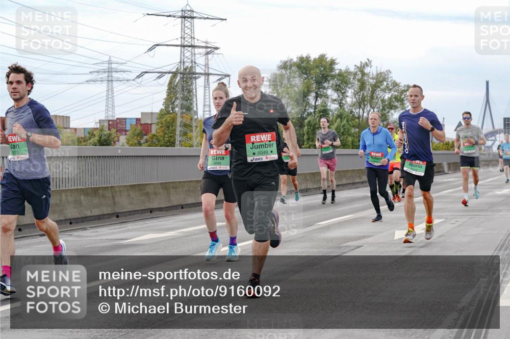 03.10.2025 - Köhlbrandbrückenlauf Michael Burmester http://msf.ph/oto/9160092 03.10.2025 15:50:13 Position 3 923, 8048, 8049, 9306 meine-sportfotos.de