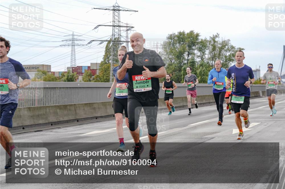 03.10.2025 - Köhlbrandbrückenlauf Michael Burmester http://msf.ph/oto/9160094 03.10.2025 15:50:13 Position 3 23, 8048, 8049, 9306 meine-sportfotos.de