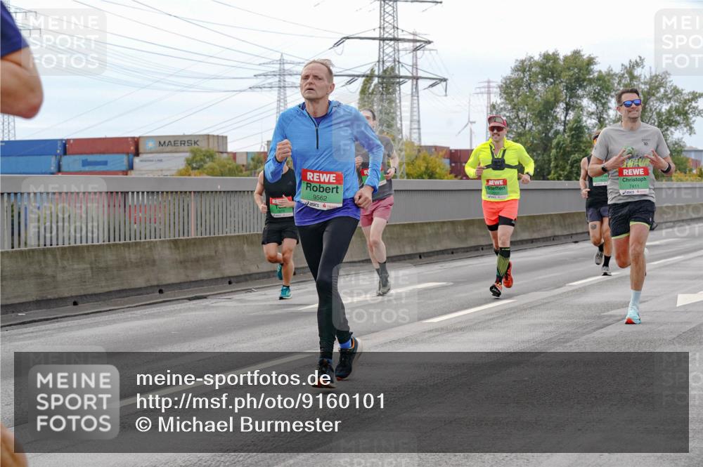 03.10.2025 - Köhlbrandbrückenlauf Michael Burmester http://msf.ph/oto/9160101 03.10.2025 15:50:16 Position 3 9562, 7411 meine-sportfotos.de