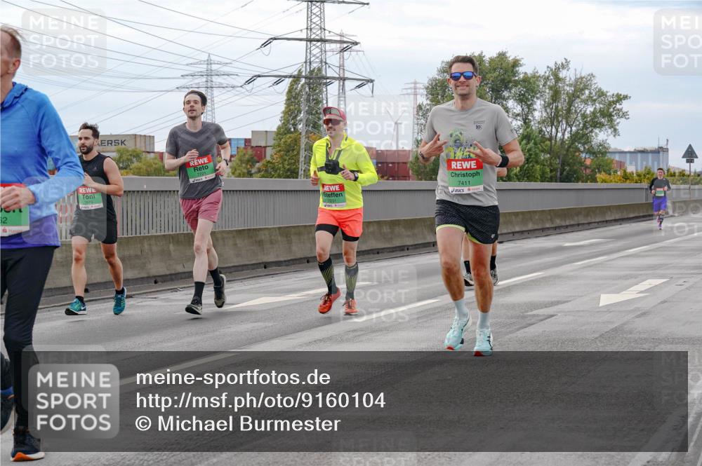 03.10.2025 - Köhlbrandbrückenlauf Michael Burmester http://msf.ph/oto/9160104 03.10.2025 15:50:17 Position 3 52, 7721, 10, 7411, 7231 meine-sportfotos.de
