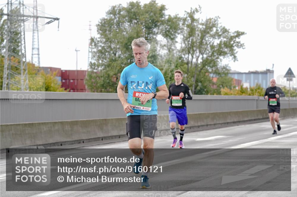 03.10.2025 - Köhlbrandbrückenlauf Michael Burmester http://msf.ph/oto/9160121 03.10.2025 15:50:24 Position 3 9377 meine-sportfotos.de